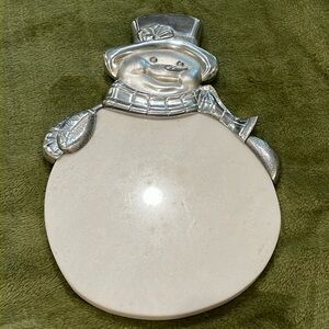 Lenox, Yuletide snowman cheeseboard aluminum giftware with marble base